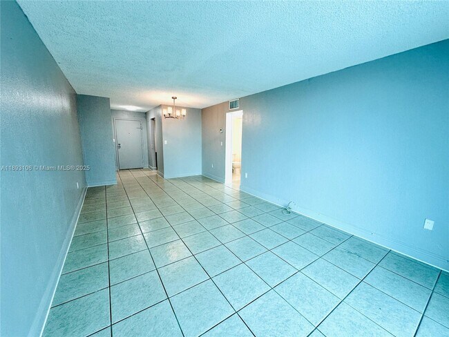 Building Photo - 1805 Sans Souci Blvd