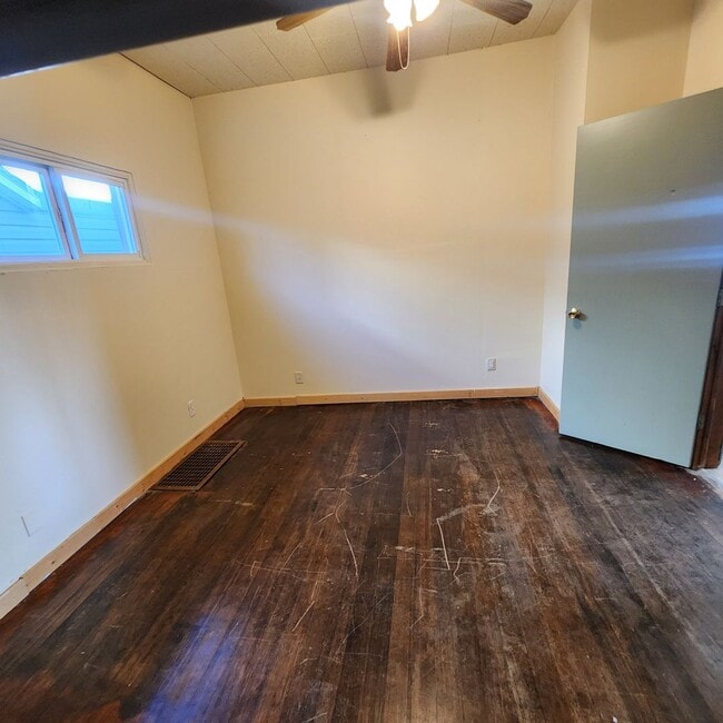 Building Photo - 2039 S Arizona St