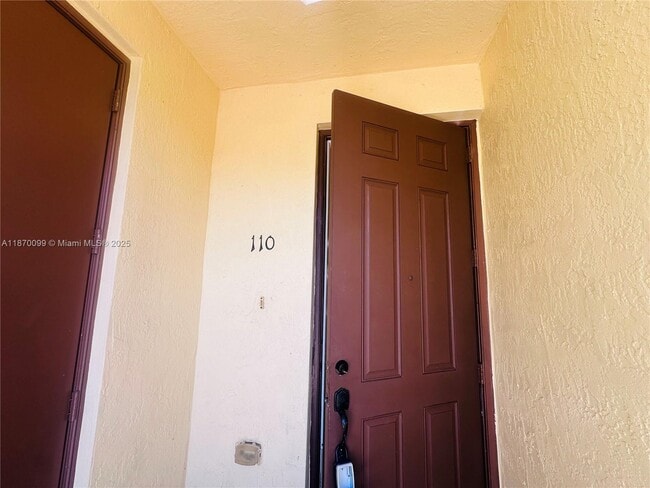 Building Photo - 1420 NE 33rd Ave