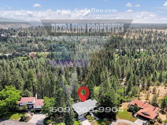 Building Photo - 3,700 sqft of Quiet Luxury & Stunning Views