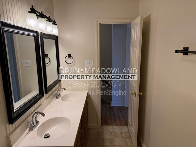 Building Photo - 9108 Parktop Ln NW