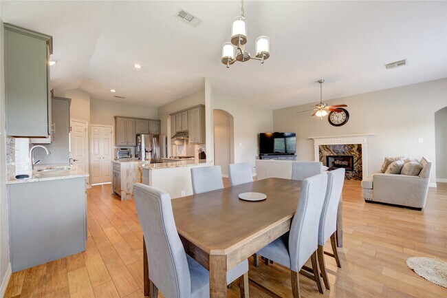Building Photo - 1411 Pine Mills Dr