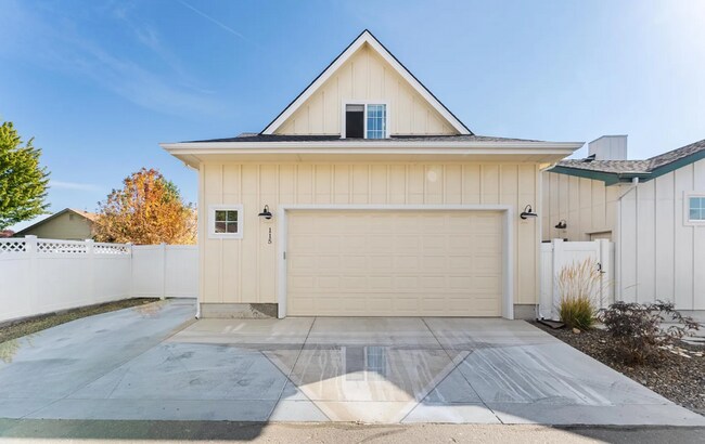 Building Photo - Beautiful 3 Bed 3 Bath home in the Heart of Eagle