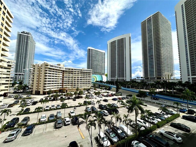 Building Photo - 1849 S Ocean Dr