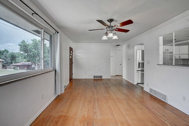 Building Photo - $2,595- 4 Bed, 2 Bath Home in Arvada with ...