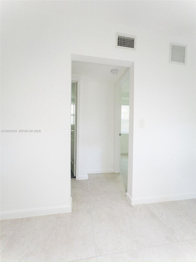 Building Photo - 3676 Oak Ave