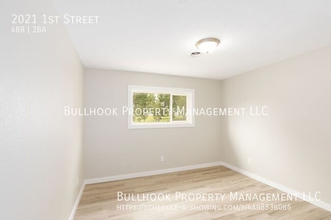 Building Photo - 2021 1st St