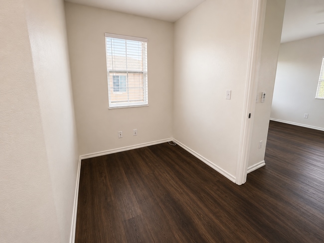 Building Photo - Newly Updated 3 Bedroom Condo in Gated Community in Murrieta