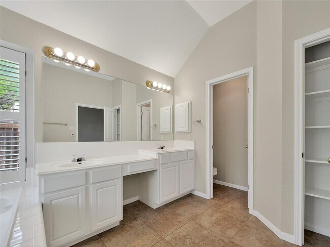 Building Photo - 13412 Equestrian Cove