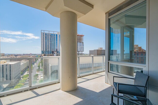 Building Photo - 44 W Monroe St