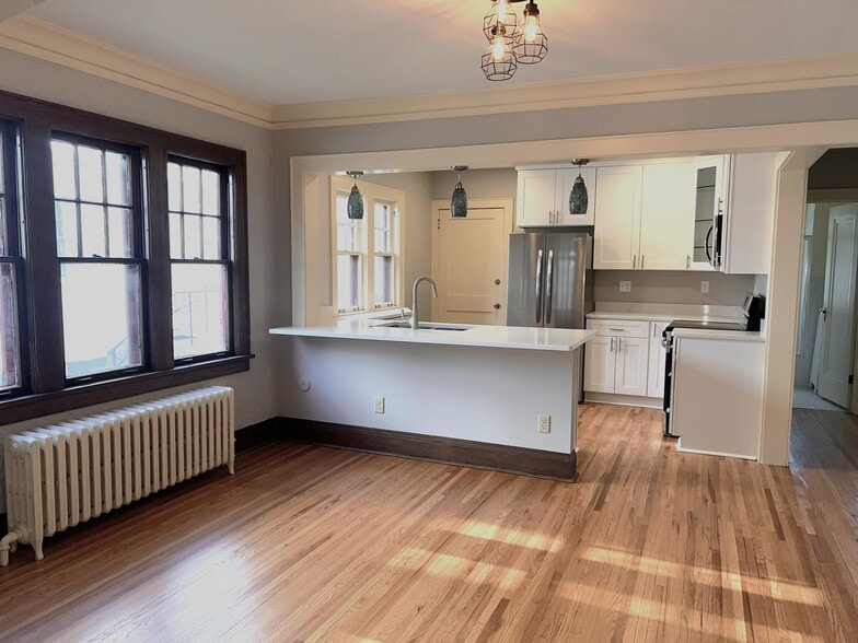 Building Photo - 2114 Randolph Ave