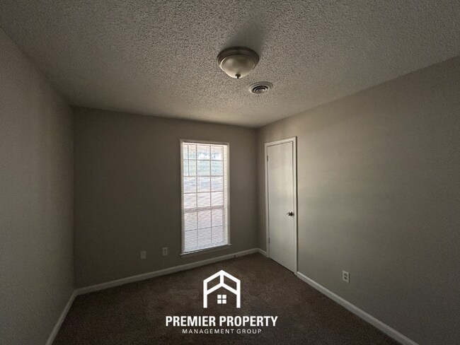Building Photo - Charming 3BR/2BA Horn Lake Home | Hardwood Floors, Brick Fireplace & Fenced Yard