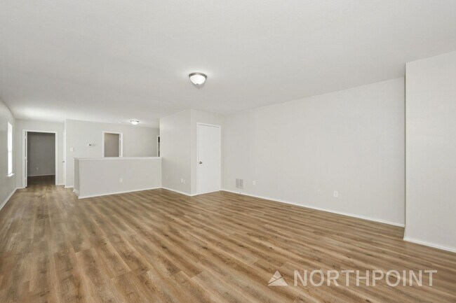 Building Photo - 4BR/2BA | Newly Renovated Single Family Home | 1-Car Garage Parking | In Dallas!