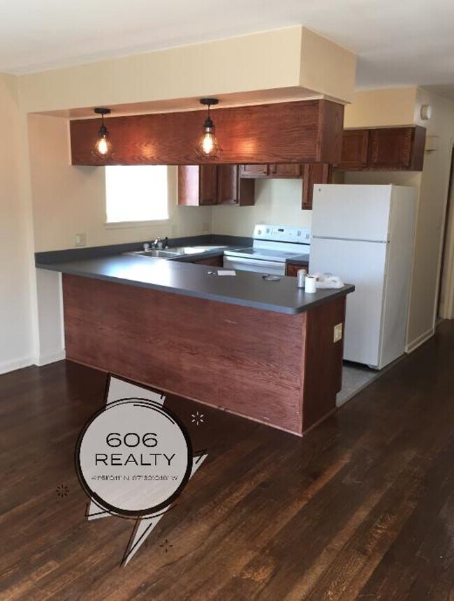 Building Photo - Cozy, one bedroom apartment in Cicero, Clo...