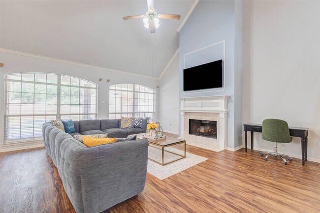 Building Photo - 1606 Barrington Hills Ln