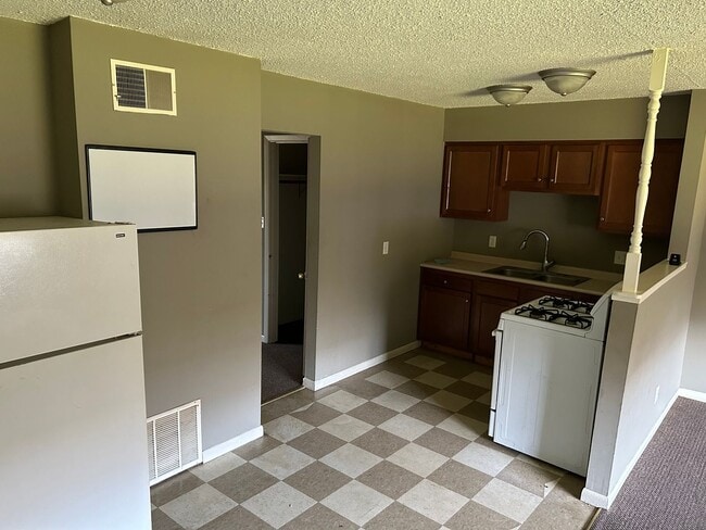 Building Photo - 217 N Hamilton St