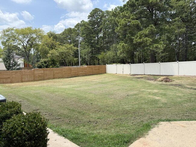 Building Photo - 155 Lorelei Cir