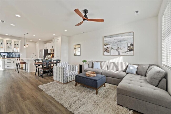 Building Photo - 12687 W Norterra Ln