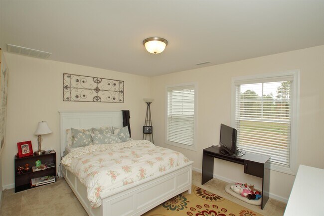 Building Photo - 105 Cobalt Creek Way