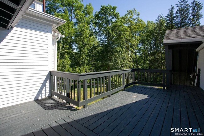 Building Photo - 185 Main St