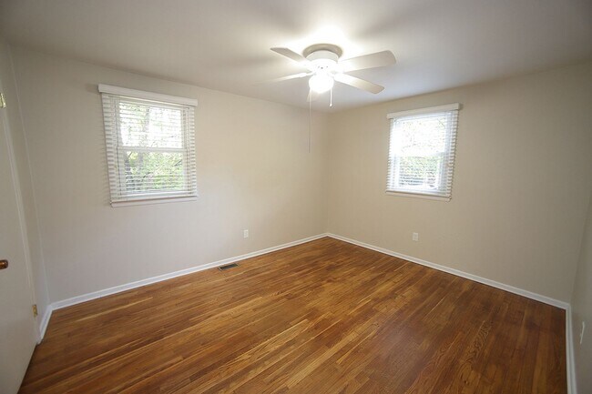 Building Photo - Charming and Cozy 3-Bedroom Racnh Home in Prime Raleigh Location with FENCED BACKYARD!!