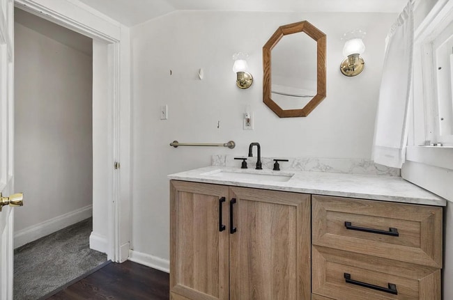 Building Photo - 1509 Kenosha SFH