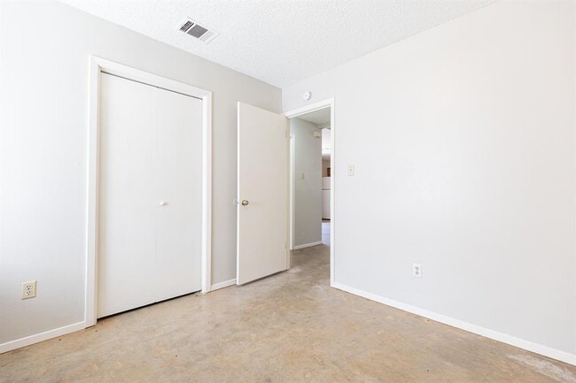 Building Photo - 6201 Berkett Cove