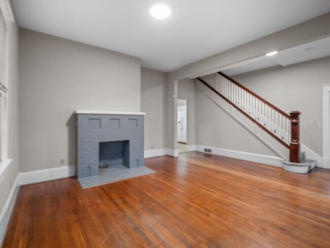 Building Photo - 115 Diamond Ave