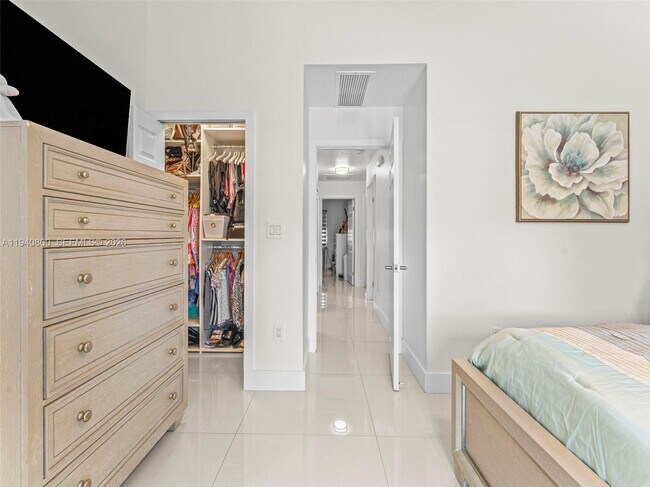 Building Photo - 15805 SW 79th Terrace