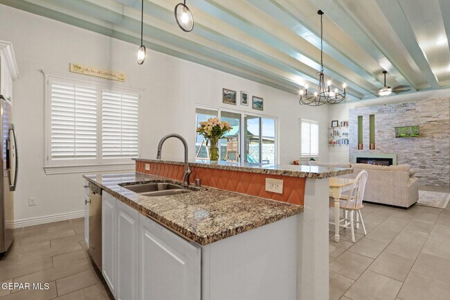 Building Photo - 12364 Desert Dove Ave