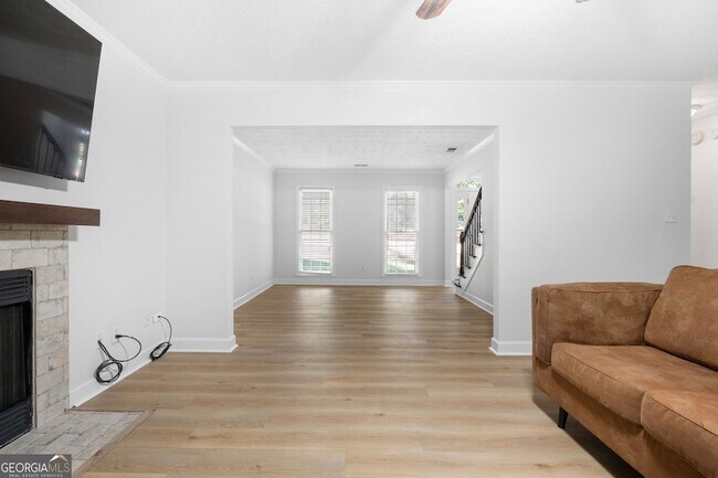 Building Photo - 100 Kimmer Rd