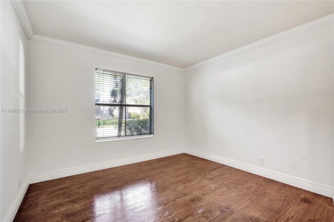 Building Photo - 658 Stanton Dr