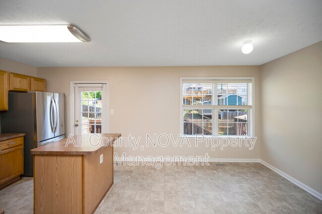 Building Photo - 610 Kensington Dr
