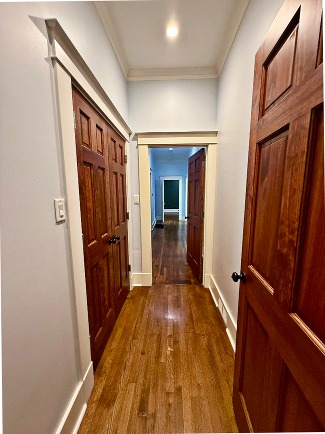 Building Photo - Beautifully Updated Historic Home in Midto...