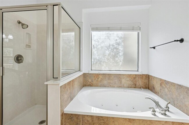 Building Photo - 7429 Bonniebrook Dr