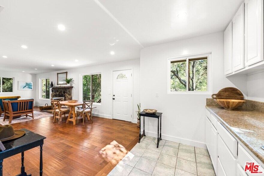 Building Photo - 800 N Topanga Canyon Blvd