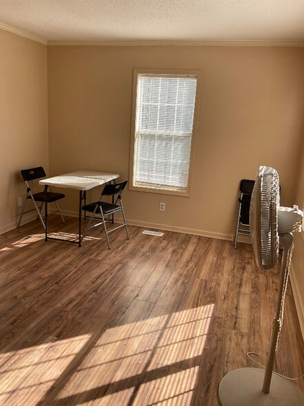 Building Photo - 2125 3rd Ct