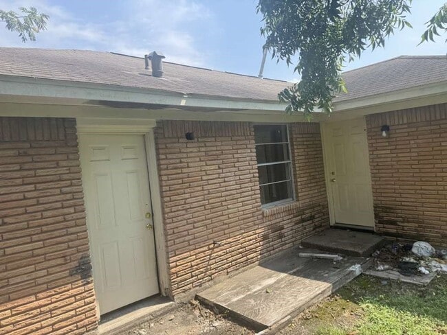 Building Photo - 205 W Rittenhouse St