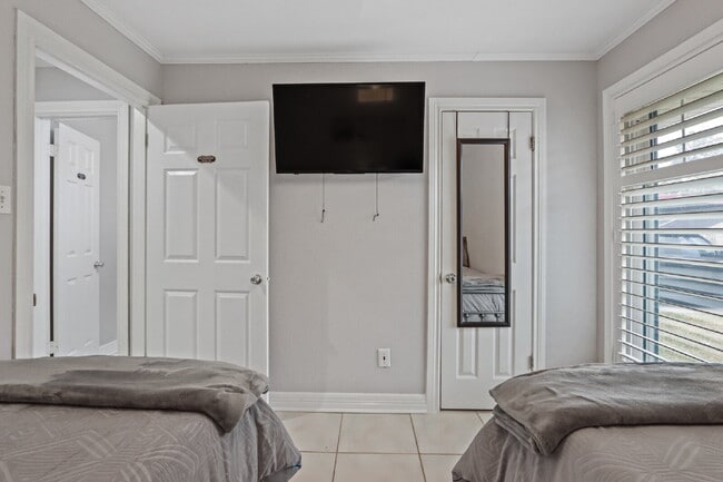 Building Photo - 6311 Bluestone Dr