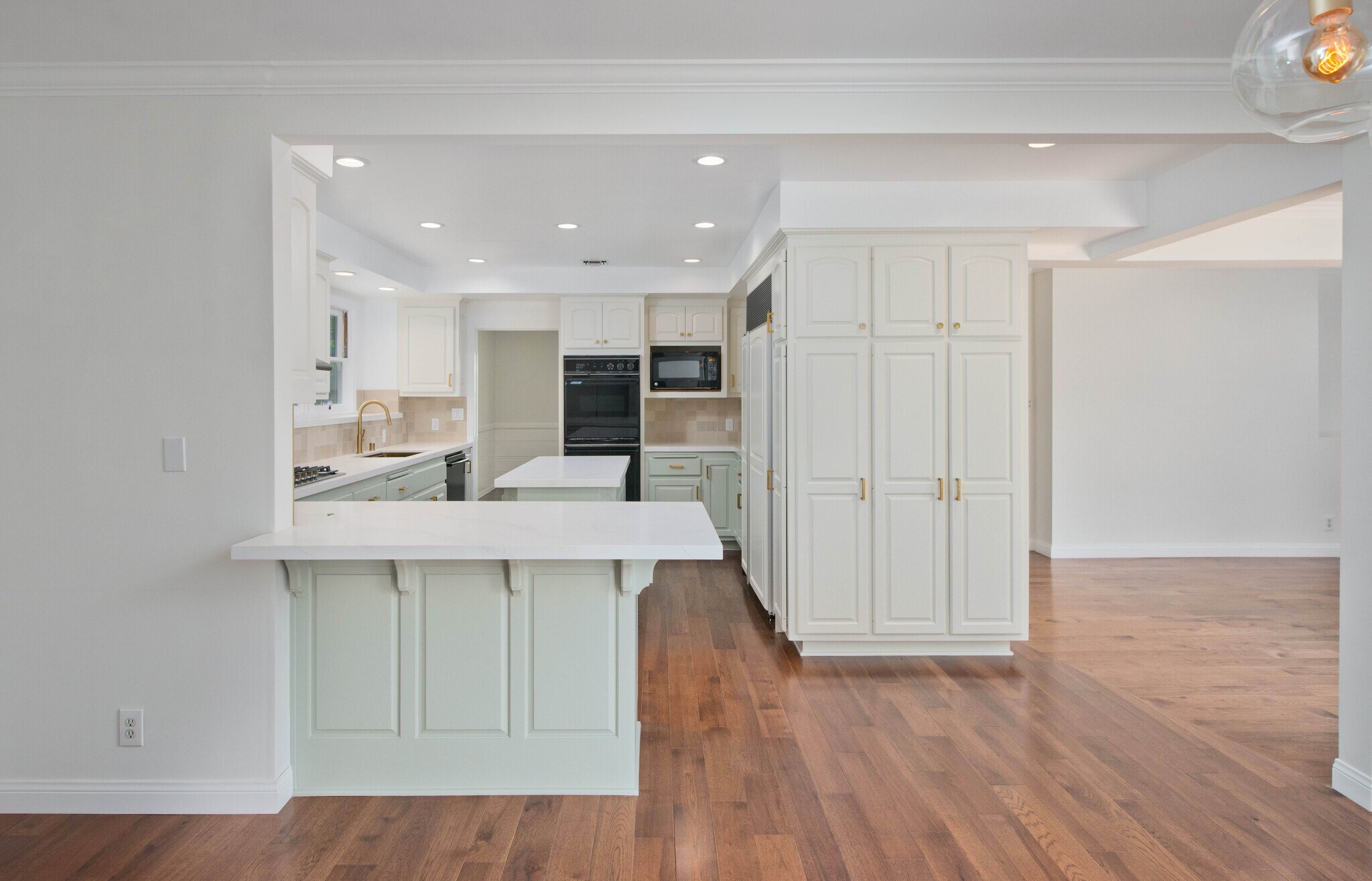 Building Photo - 4722 Forman Ave