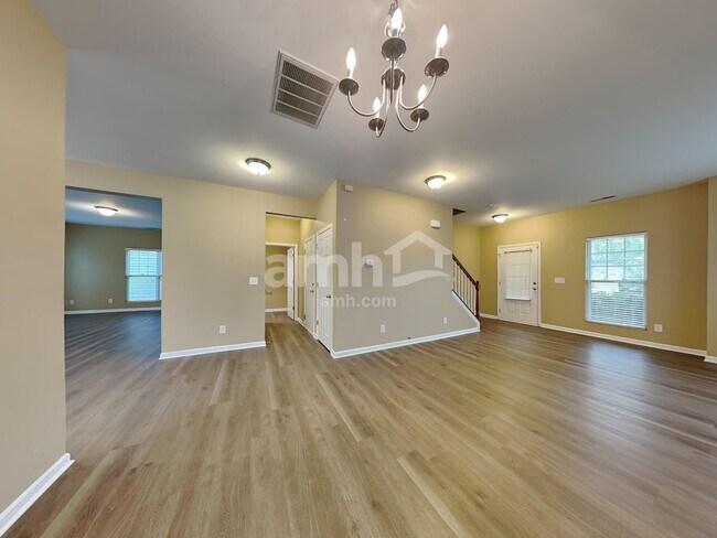 Building Photo - 682 Winners Cir