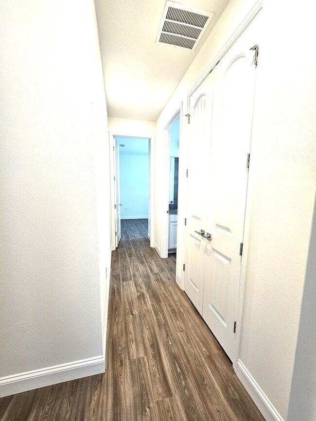 Building Photo - *****STUNNING 4/2 HOME IN PALM BAY****