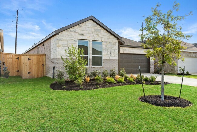 Building Photo - Stunning 4-Bed, 2-Bath Newly Built Home!