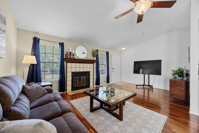 Building Photo - 1111 Fairlawn Cove