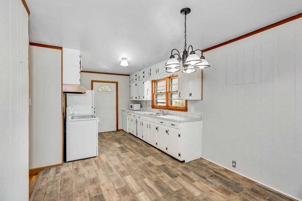 Building Photo - 3912 Hillcrest Ct SW
