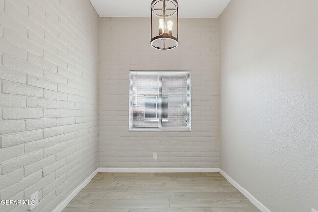 Building Photo - 3013 Beachcomber Dr