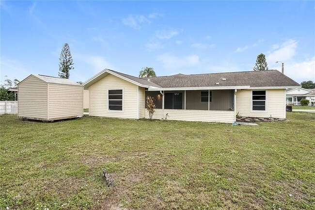 Building Photo - 10720 Figtree Ct