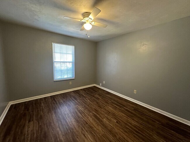 Building Photo - 475 Teal Ln