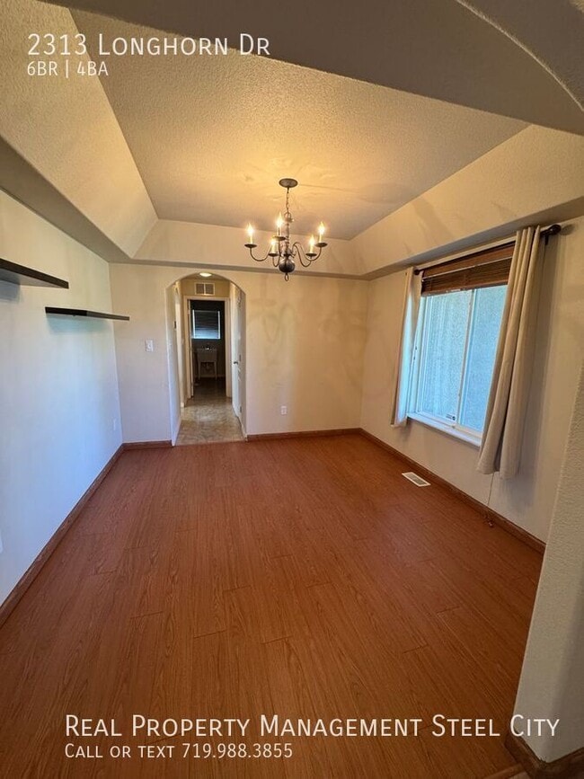 Building Photo - 2313 Longhorn Dr