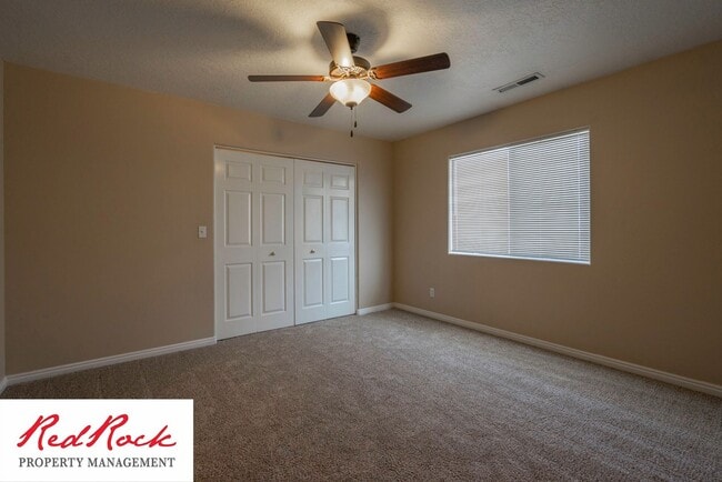 Building Photo - Charming St. George 3 Bedroom Townhome